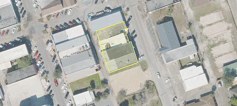 Versatile Commercial Space Near Downtown