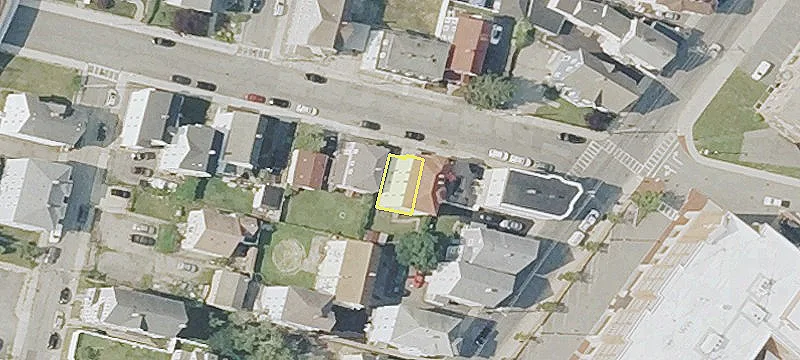 Three-Family Property in Quiet Location