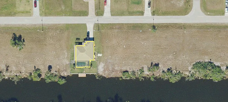 Land in Growing Cape Coral