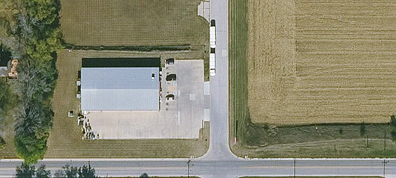 Freestanding Building in Grundy Center