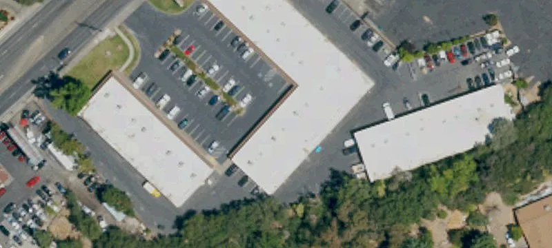 Retail/Flex Building For Lease