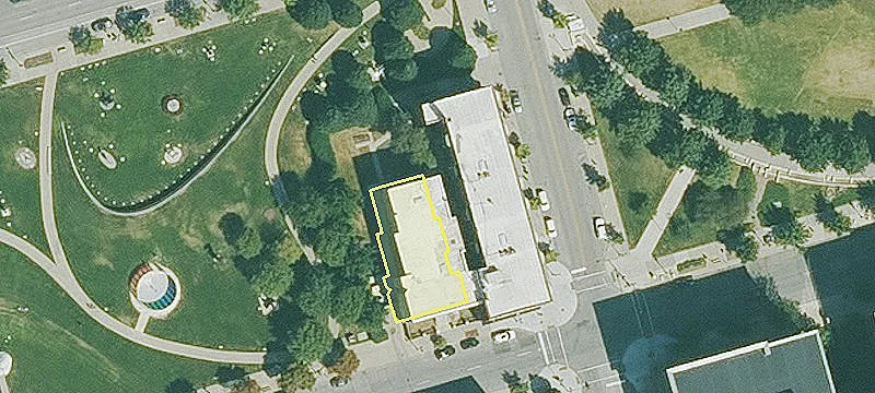 Prime Retail Space Near Park