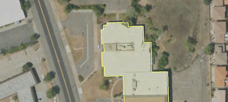 Freestanding Building on Large Parcel