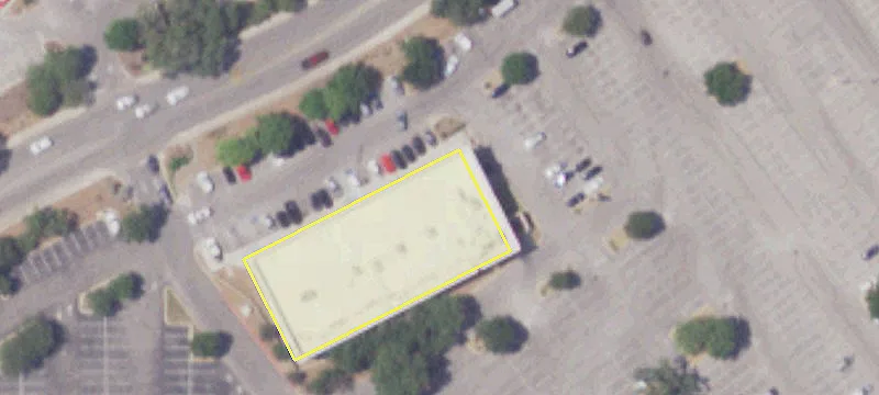 Retail Space at Dynamic Intersection