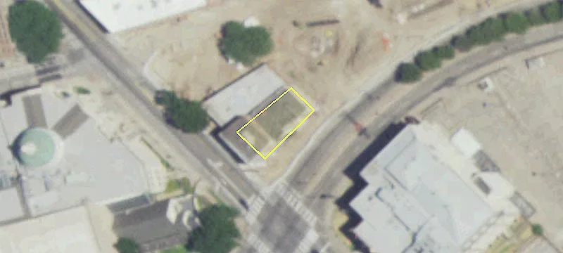 Freestanding Building on Harwood Park