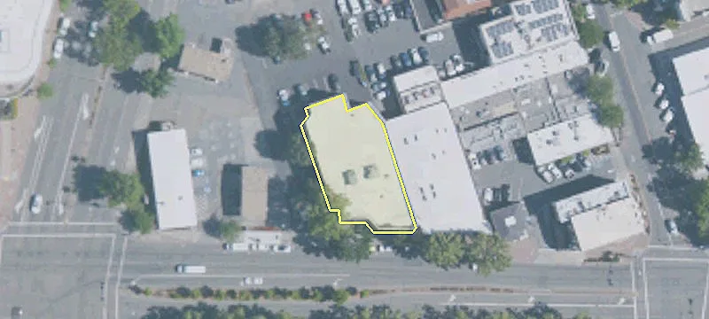 Freestanding Building with Dedicated Parking