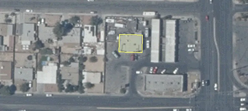 Free-Standing Building with Ample Parking