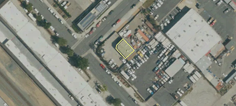 Industrial Building with Secured Yard