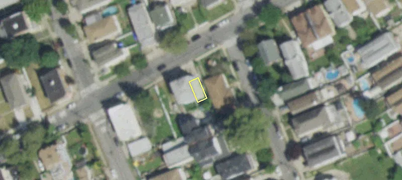 Two-Family Home Near Verrazano Bridge