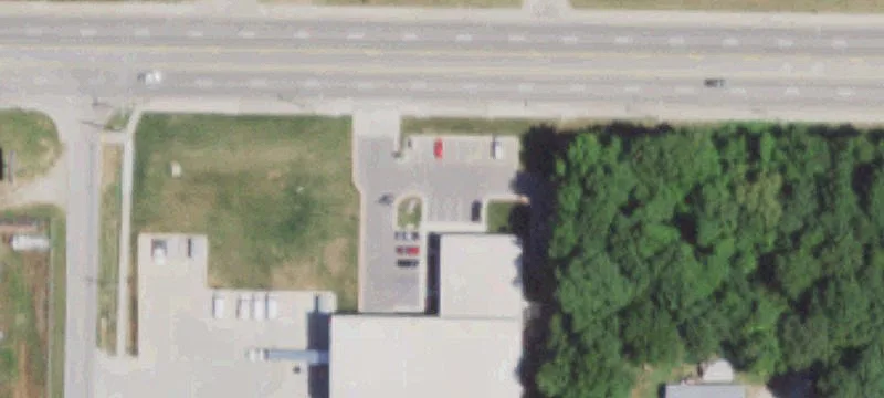 Office/Warehouse Building on Large Lot