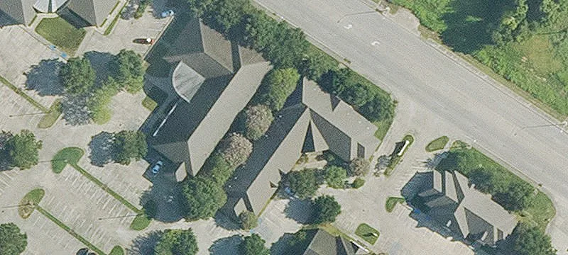 Garden-Style Office Building For Sale