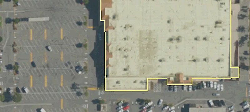 Retail Space in Lakewood Plaza