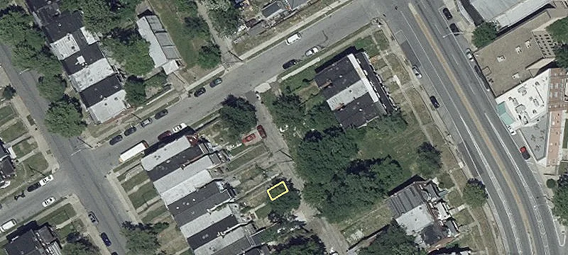 Land in Park Circle