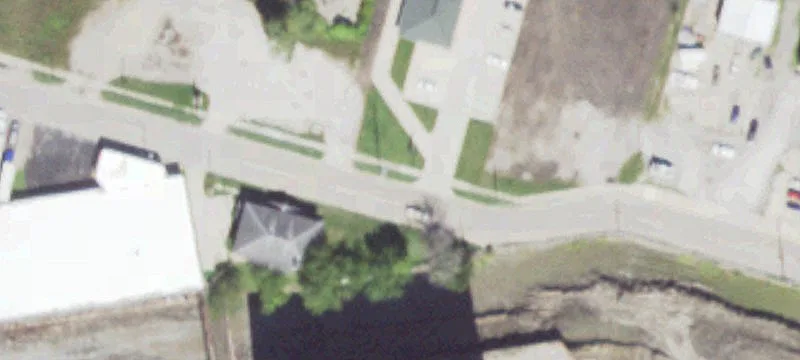 Marseilles Commercial Building For Sale