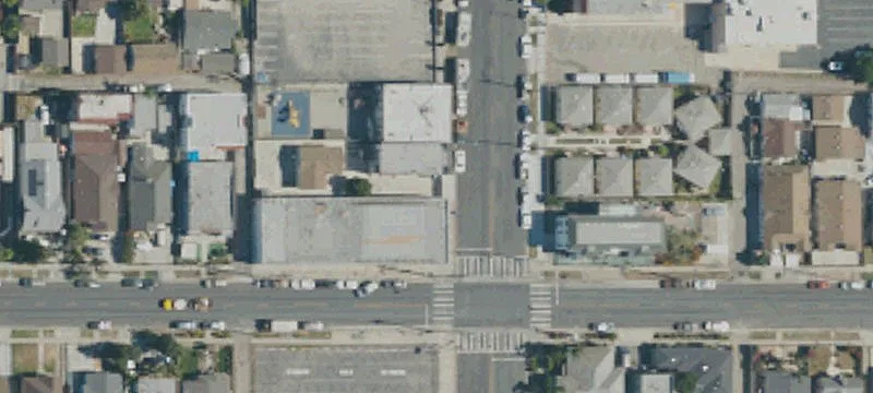 Upgraded Triplex Near USC