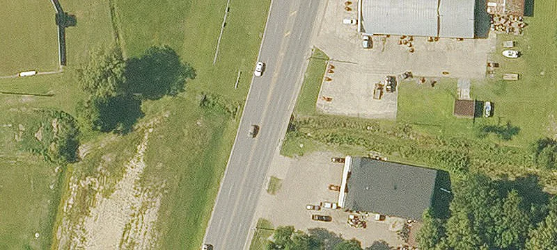 Vacant Commercial Building in Oak Grove