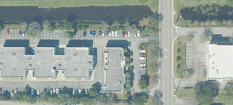 Corner Unit Office/Warehouse For Lease