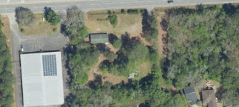 Commercial Land Near The Ponds