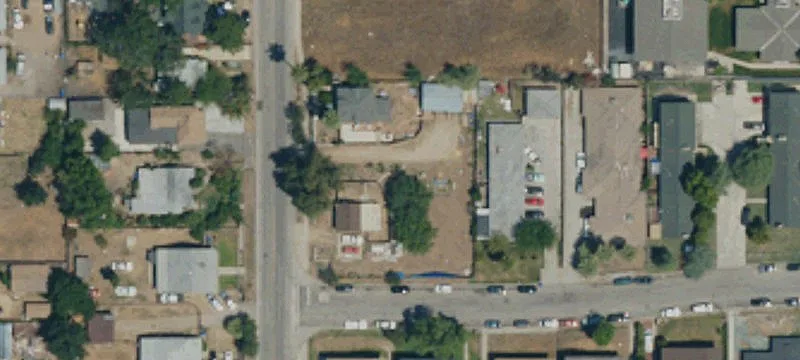 Two Houses on Large Lot