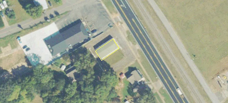 Updated Commercial Building in Commerce