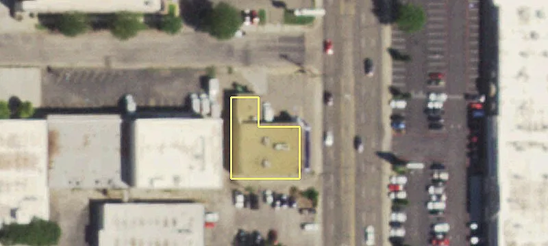 Retail Property in High-Traffic Corridor
