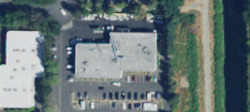 Redmond Office/Flex/Warehouse Building For Rent