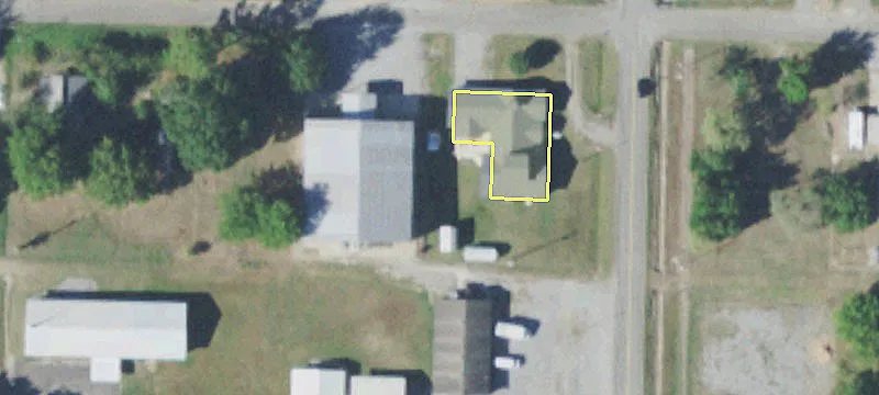 Adaptable Commercial Property in Red Oak