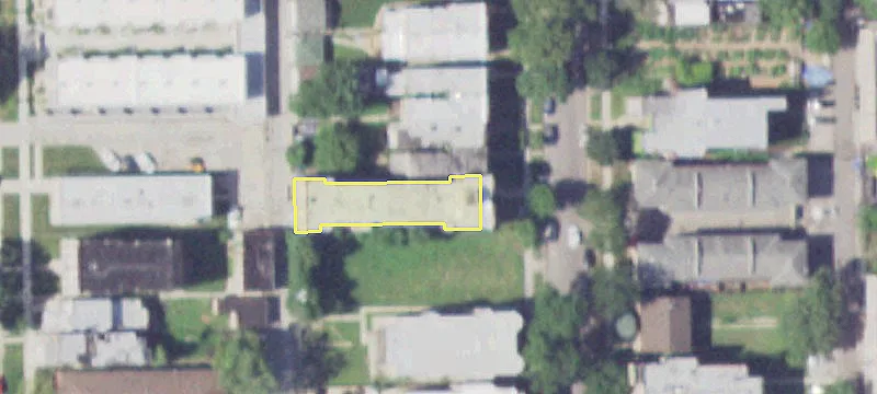 Woodlawn 35-Unit Apartment Building