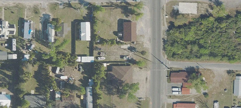 High-Visibility Commercial Building on Corner Lot