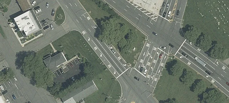 Retail/Office Building on Highway 22