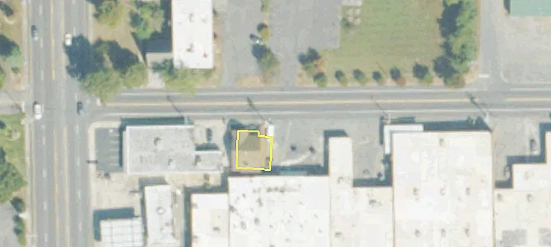 Commercial Space Near Walnut Ave