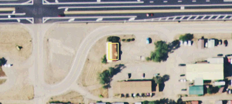 Commercial Building with Highway Exposure
