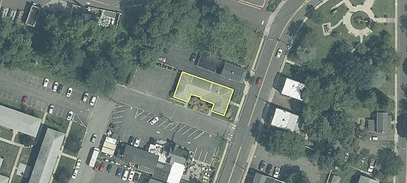 Professional Building with Parking Lot