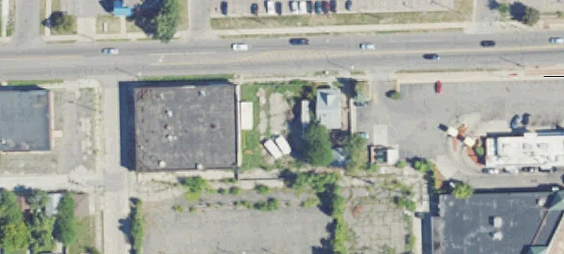 High-Traffic Commercial Property on Seven Mile