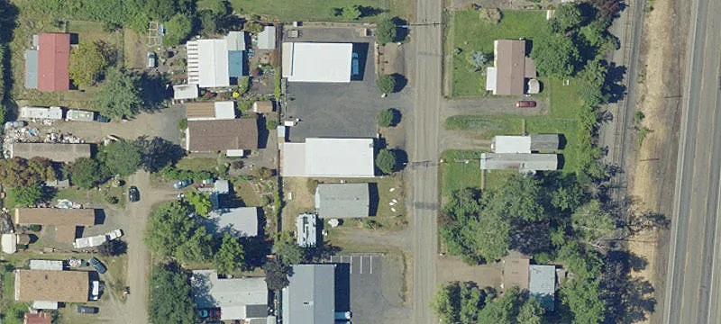 Roseburg Commercial Property with Shop