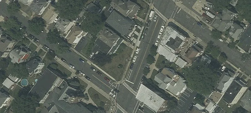 Mixed-Use Building on Corner Lot