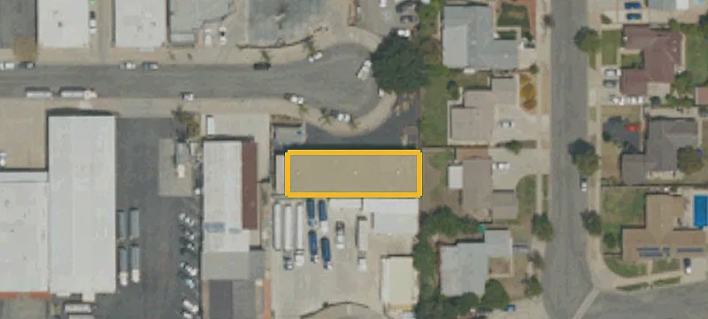 Freestanding Commercial Building with Auto Shop