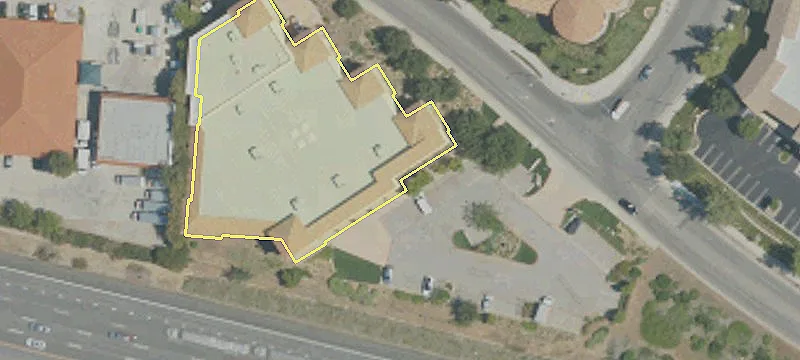 Retail Showroom with Freeway Visibility