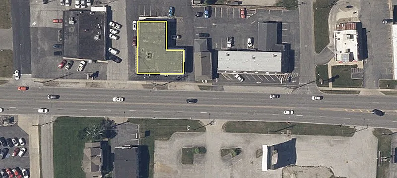 Commercial Property on Main Intersection