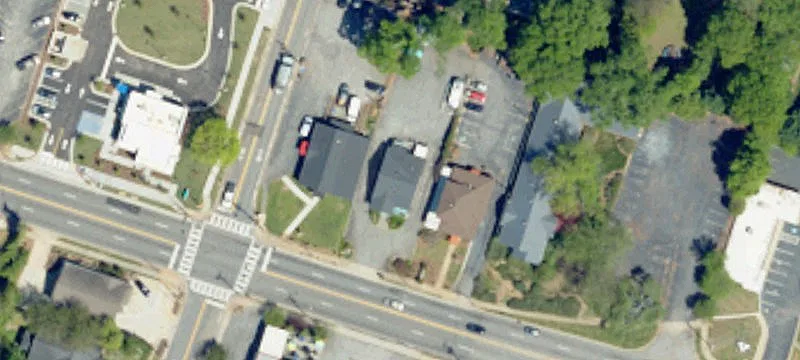 Freestanding Building on High-Traffic Corridor