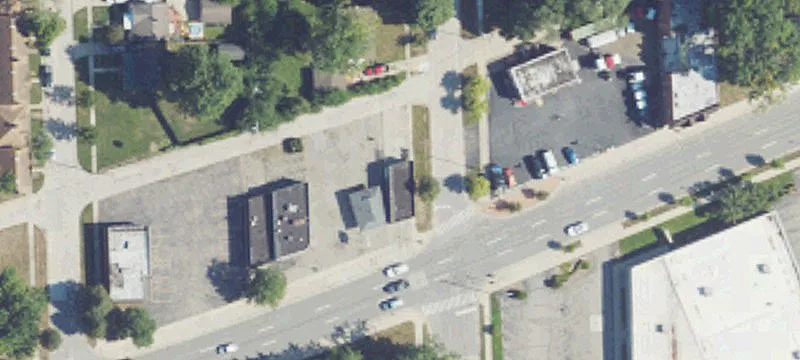 Free-Standing Building on Michigan Avenue
