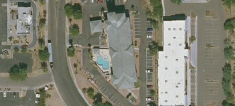 La Quinta Inn & Suites