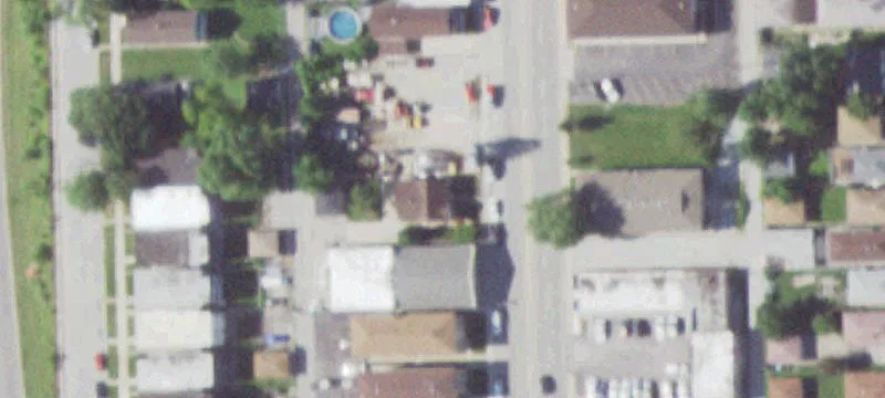 Vacant Commercial Building on Ashland
