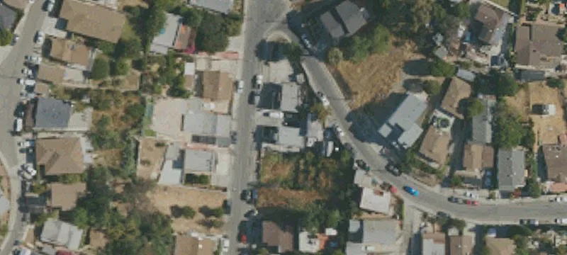 Triplex Near City Terrace Park