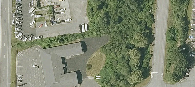 Retail/Warehouse Building on Route 125