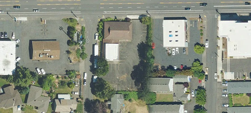 Commercial Building in Gateway District