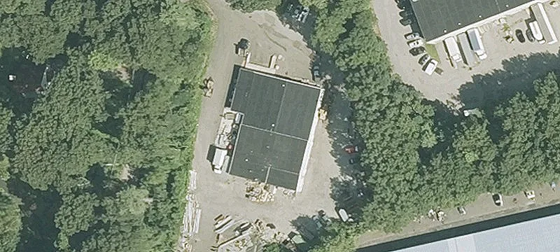Garage Bay For Lease