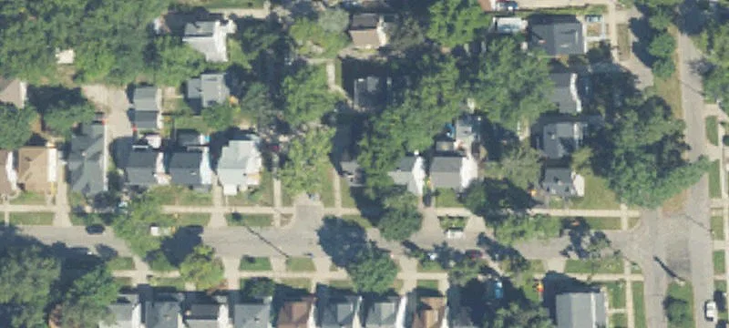 Three-Story Suburban Building For Sale