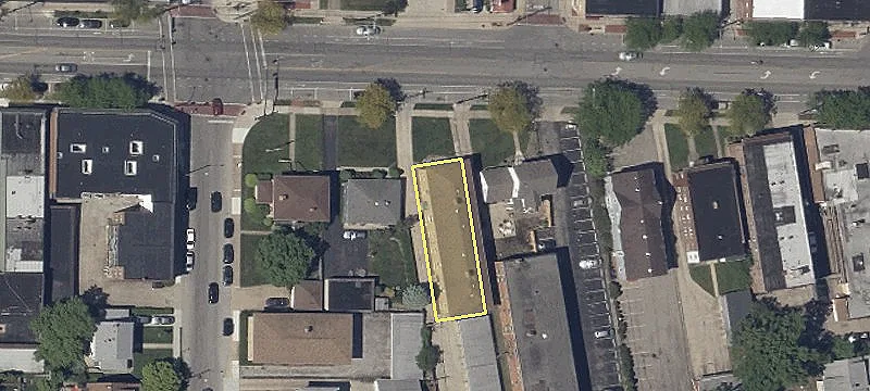 Lakewood Multifamily Property with Garages