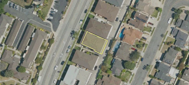 Remodeled Townhome-Style Quadruplex